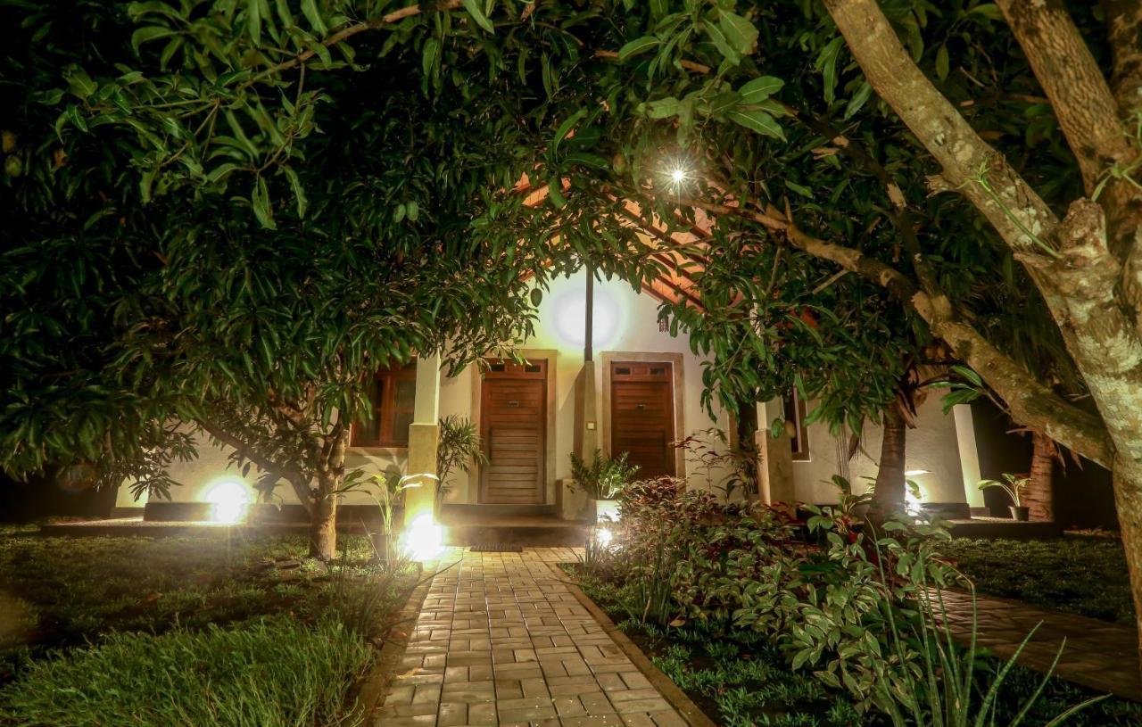 Subaseth Villa Anuradhapura Exteriör bild